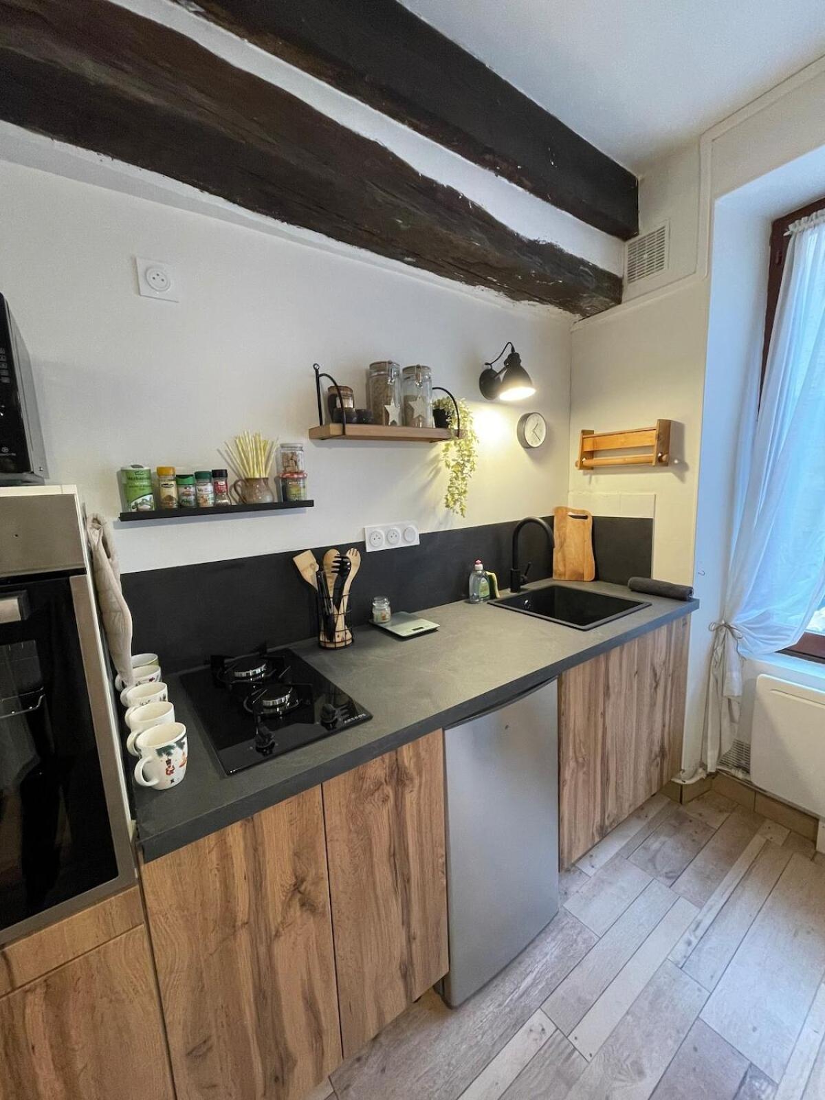 "La Petite Maison" Triplex Au Centre Ville - Les Terres Du Roy Avallon Exteriör bild