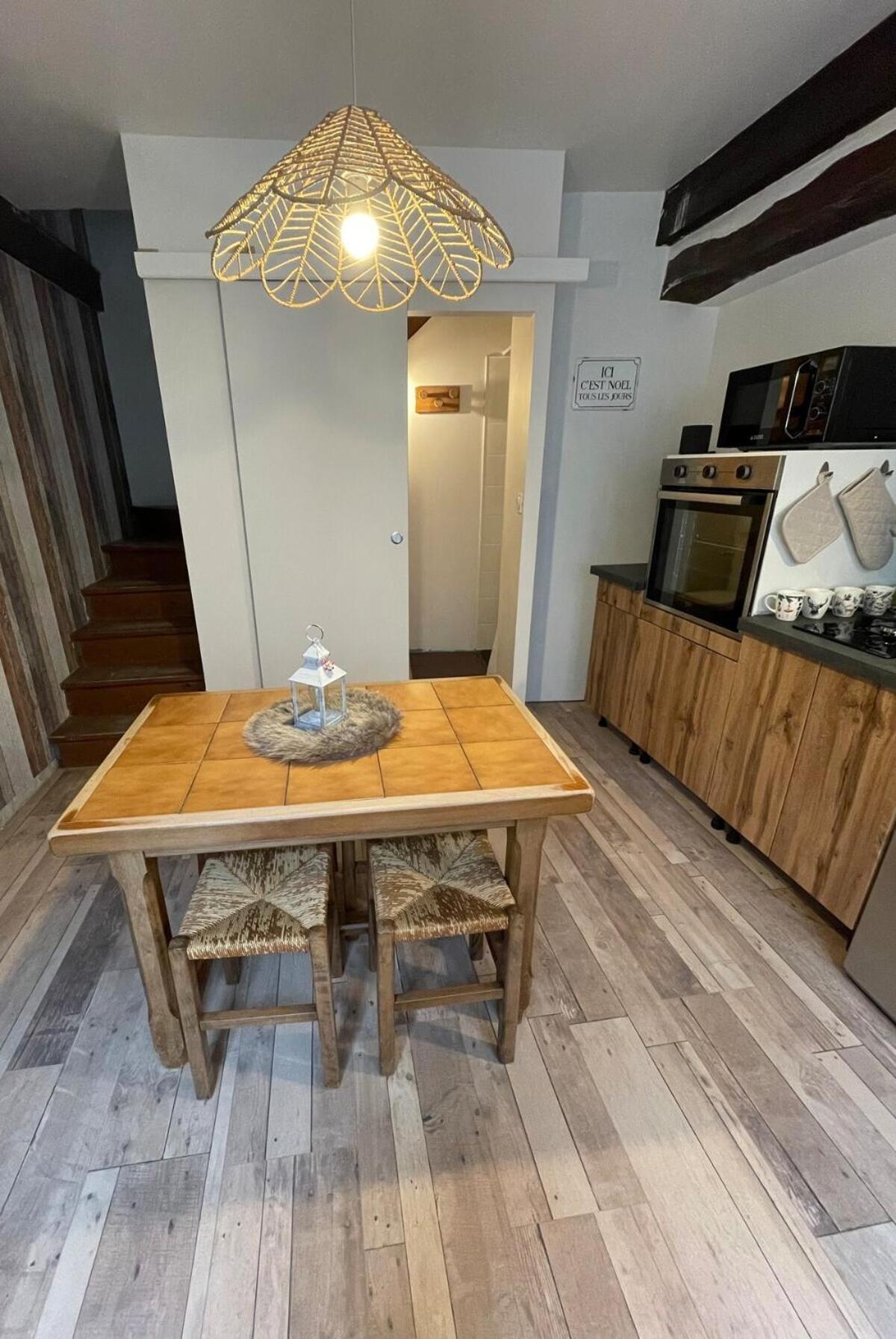 "La Petite Maison" Triplex Au Centre Ville - Les Terres Du Roy Avallon Exteriör bild