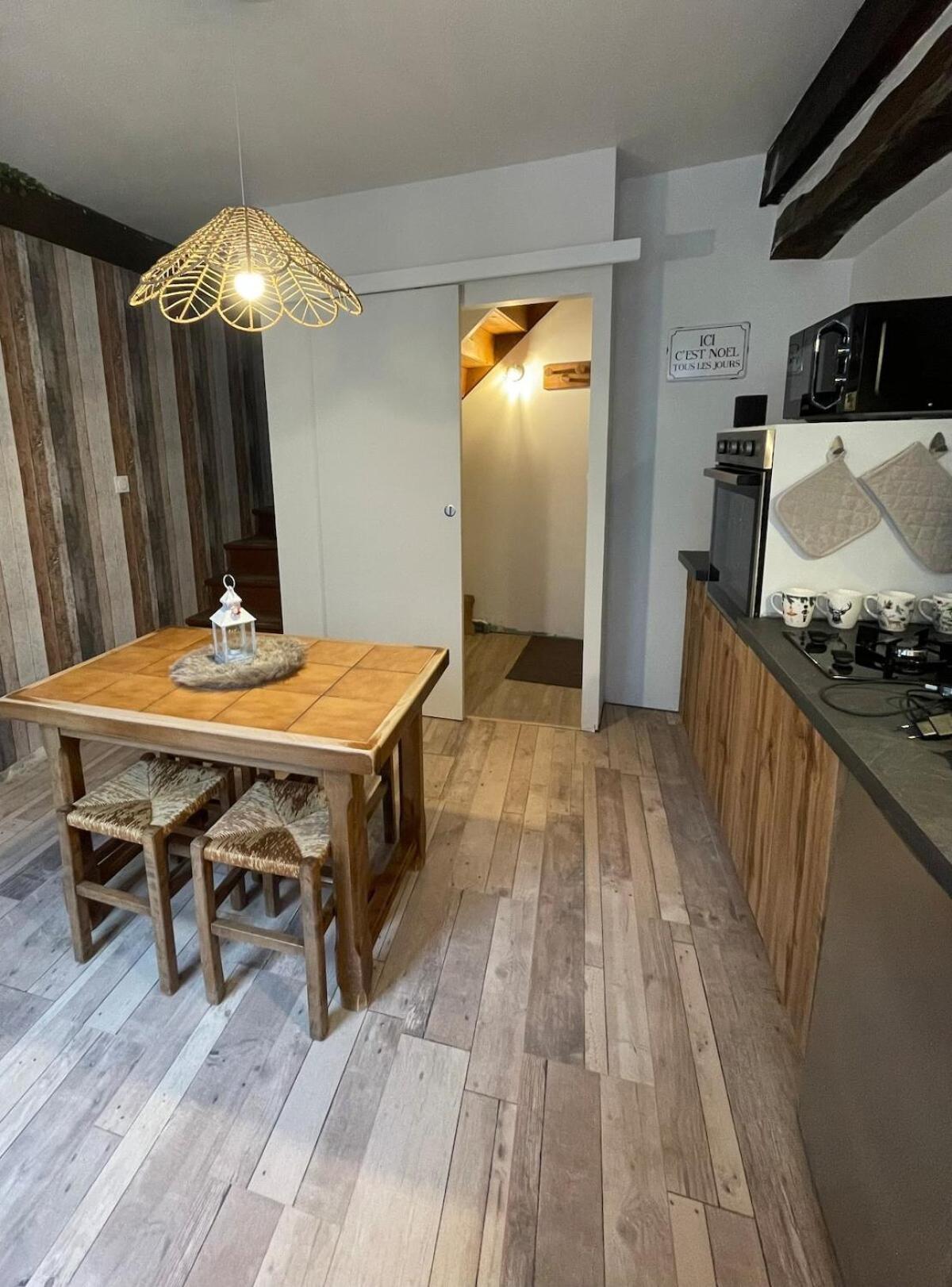 "La Petite Maison" Triplex Au Centre Ville - Les Terres Du Roy Avallon Exteriör bild